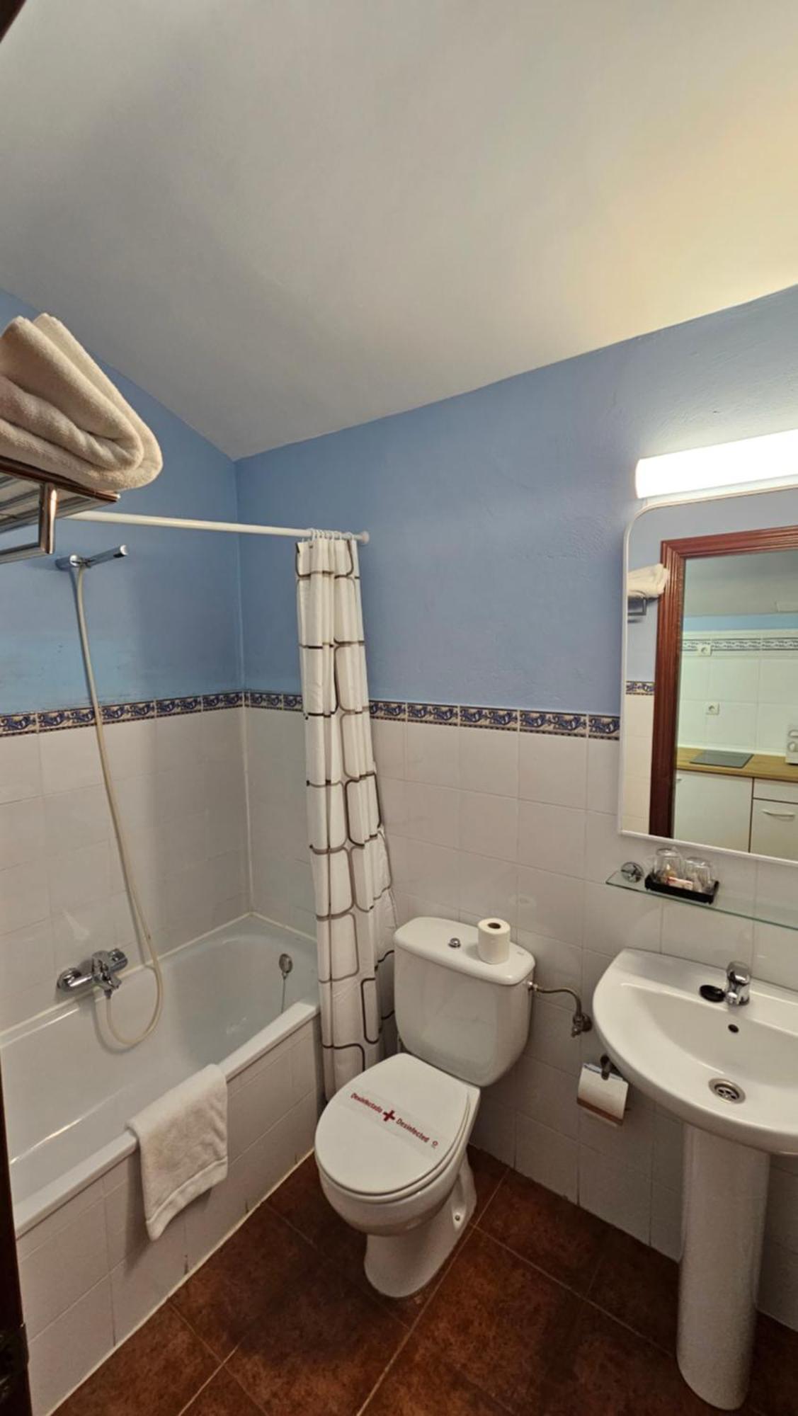 Hostal Albe 卡里翁德洛斯孔德斯 外观 照片