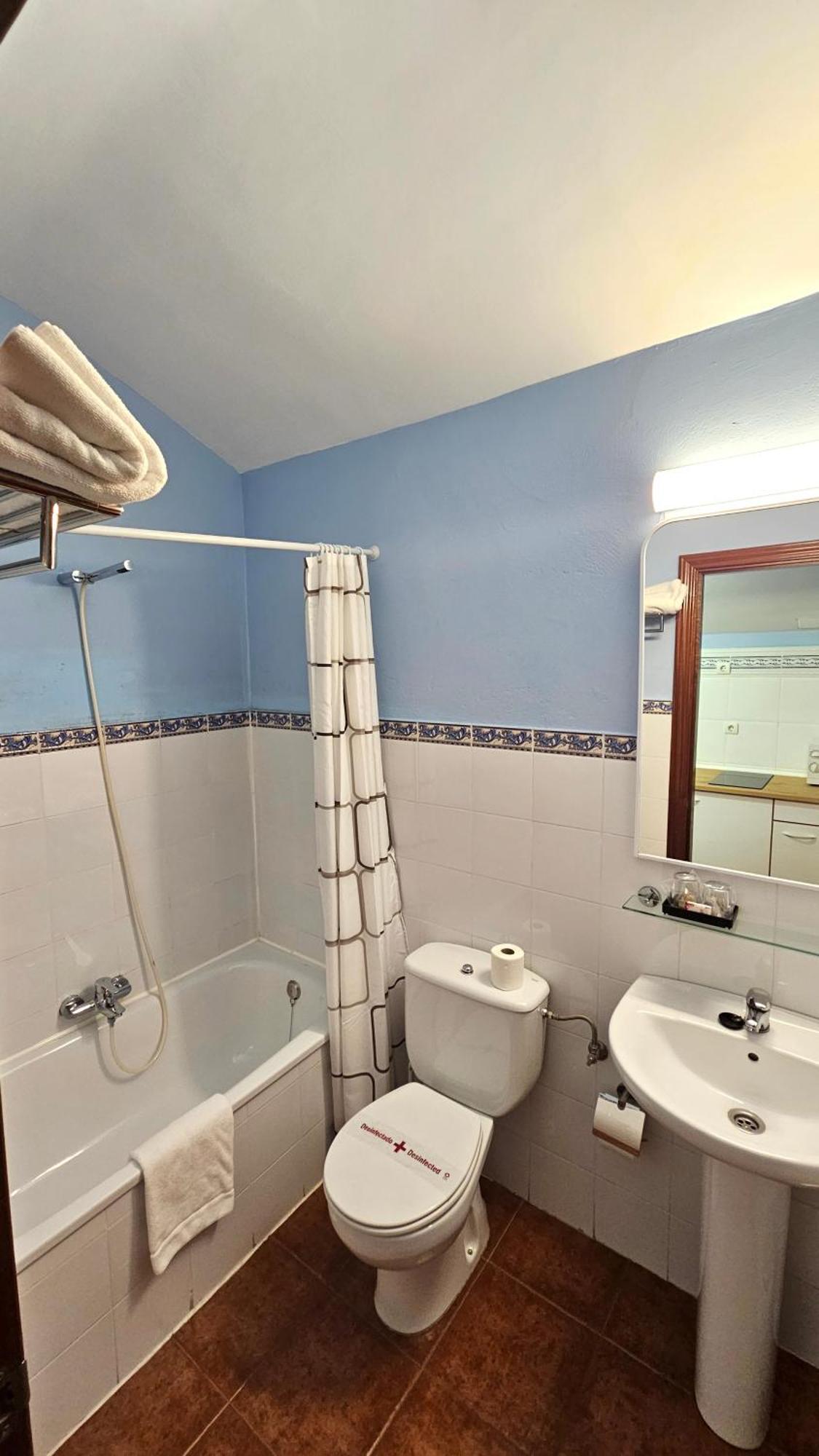 Hostal Albe 卡里翁德洛斯孔德斯 外观 照片